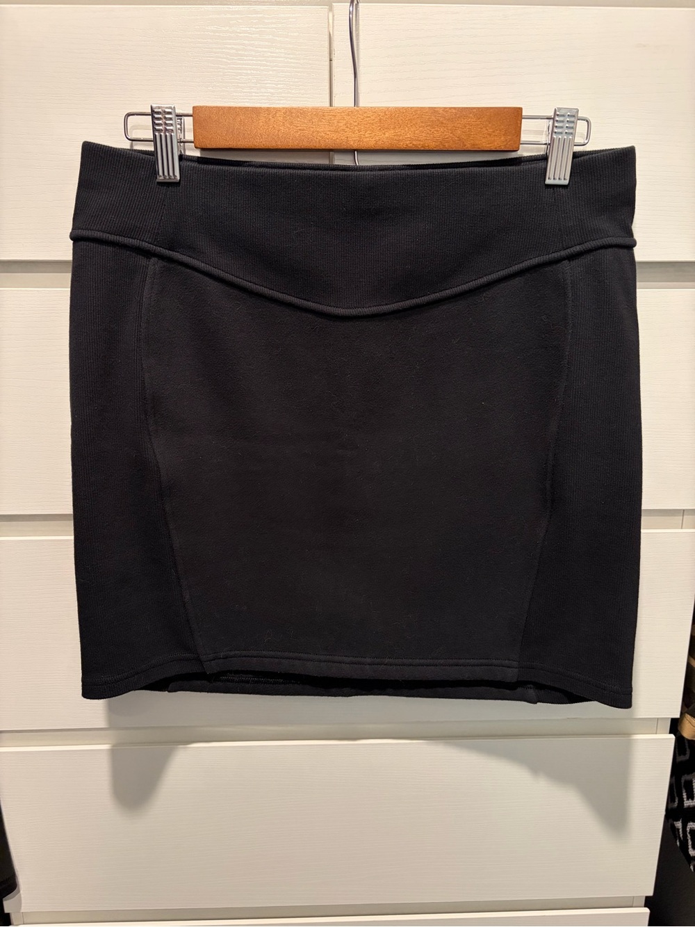 Lululemon Scuba High-Rise Black Mini Skirt Large